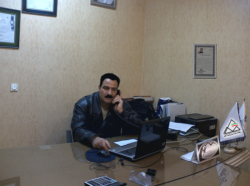 http://yavaranekooh.persiangig.com/AAA%20amalkard%2094%206%201/barghi-kar-2.gif